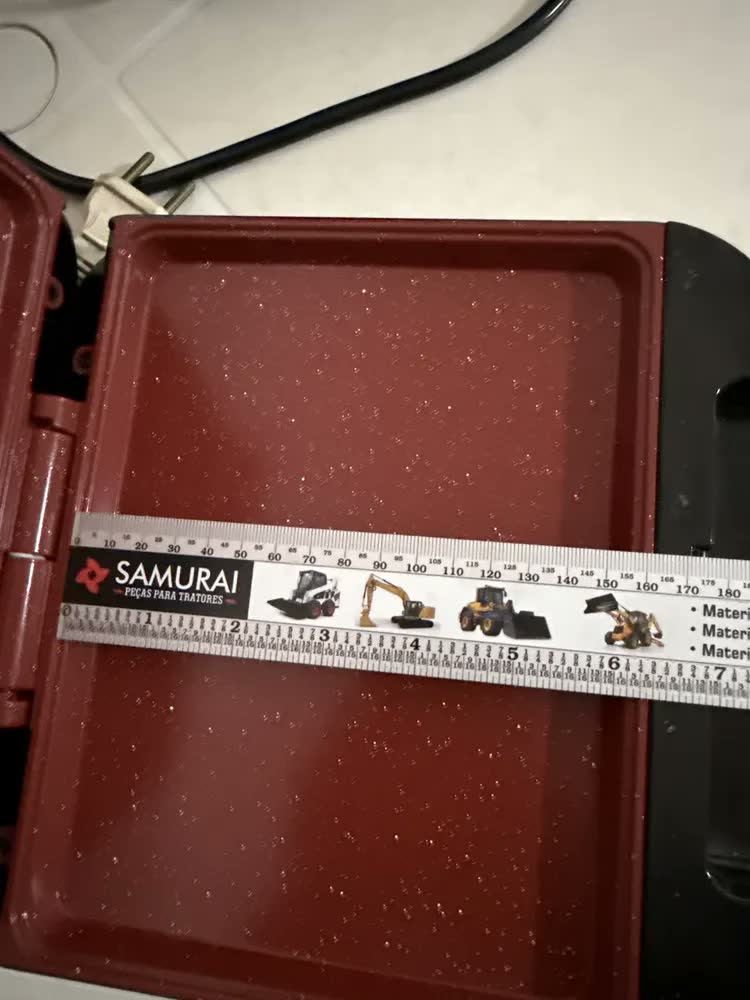 foto de Grill e Sanduicheira Britânia 2 em 1 Redstone 850W BGR35A
