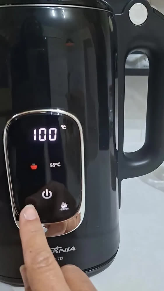 foto de Chaleira Elétrica Britânia 1,7l Painel Touch Preta Bch17d Preto