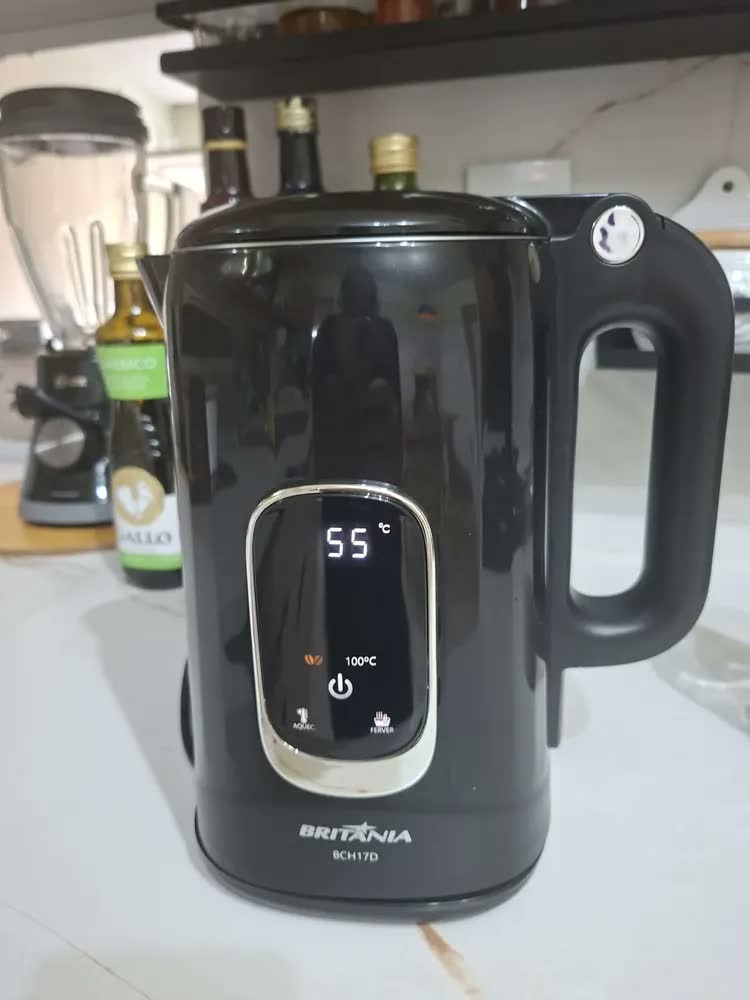 foto de Chaleira Elétrica Britânia 1,7l Painel Touch Preta Bch17d Preto