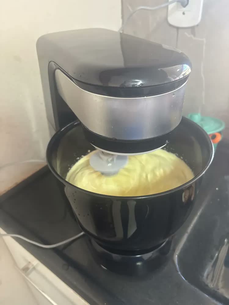 foto de Batedeira Planetaria Britania 900w Bbp900a