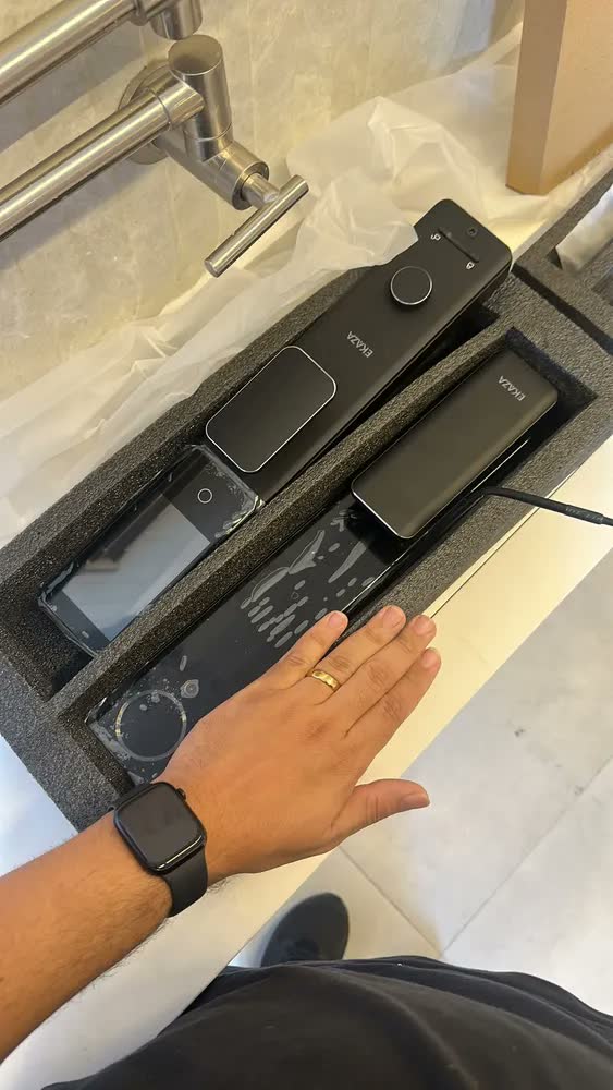 foto de Fechadura Digital Inteligente Metálica Wifi Ekaza Vega Com Reconhecimento Facial Senha Cartão App E Chave