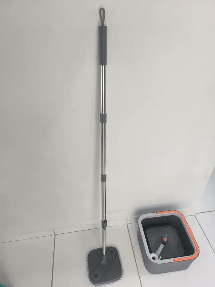 foto de Mop Giratório Esfregão Balde Água Limpa Refil Microfibra