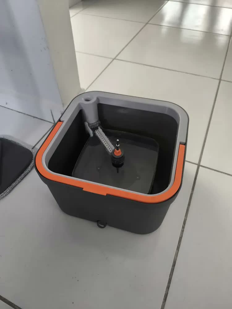 foto de Mop Giratório Esfregão Balde Água Limpa Refil Microfibra