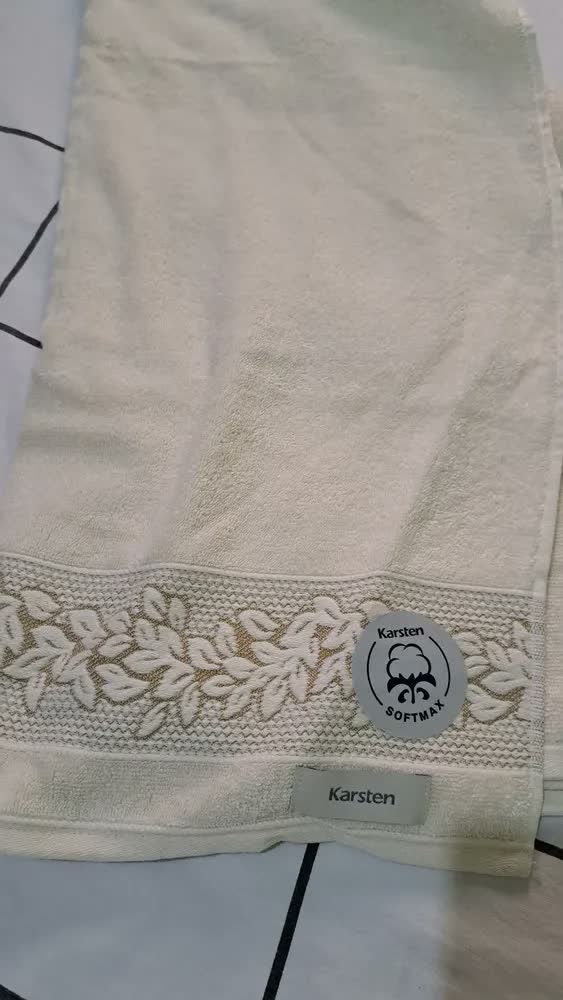 foto de Toalha De Banho Karsten Provence 100% Algodão Barra Jacquard Cor Branco 01/8