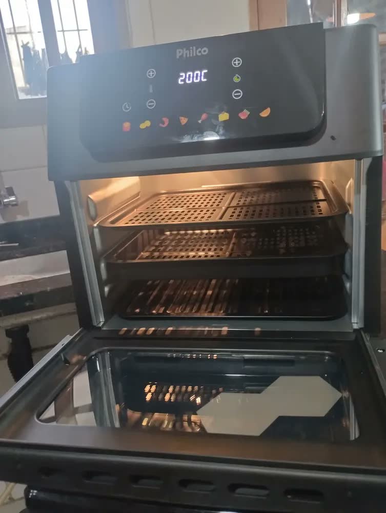 foto de Fritadeira Air Fryer Philco 16 Litros Paf16c Preto