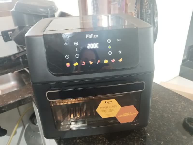 foto de Fritadeira Air Fryer Philco 16 Litros Paf16c Preto
