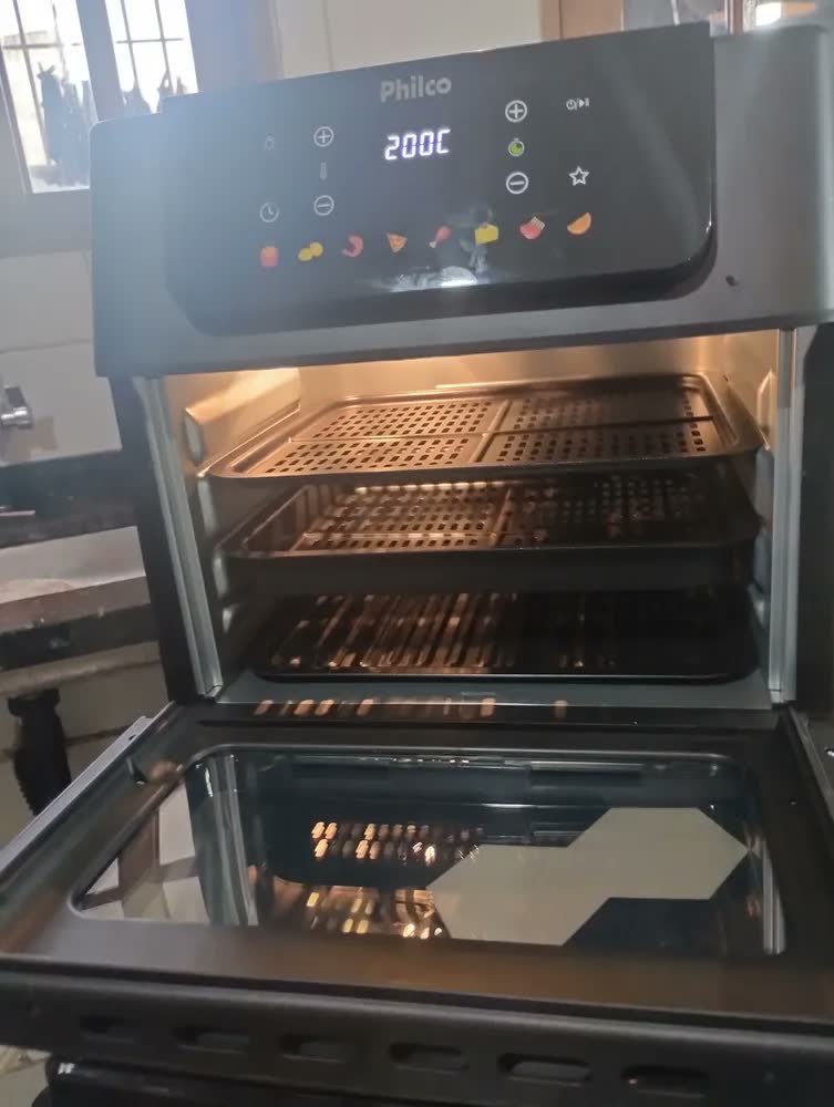 foto de Fritadeira Air Fryer Philco 16 Litros Paf16c Preto
