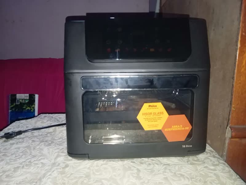 foto de Fritadeira Air Fryer Philco 16 Litros Paf16c Preto