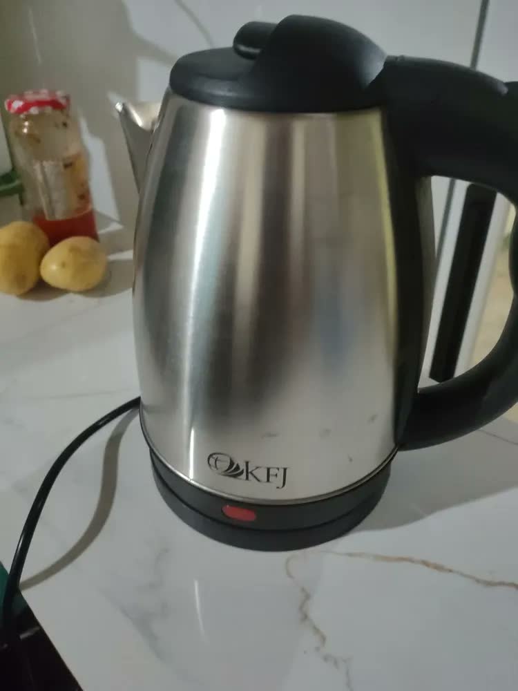 foto de Chaleira Elétrica Inox 1.8l Com Tampa Jarra Bule Café Chá Desligamento Automático Ferve Água Rápido