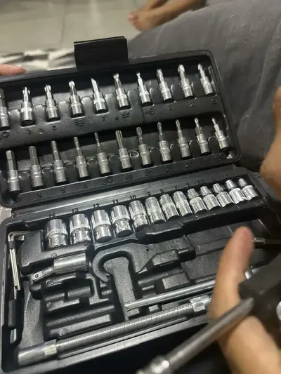 foto de Kit Chaves Ferramentas Jogo Fenda Philips Catraca Soquete Allen 46 Peças Com Maleta Completa Manual Ideal Mecânico Manutenção Casa Carro Profissional Resistente Portátil Compacto Quicko Vermelho