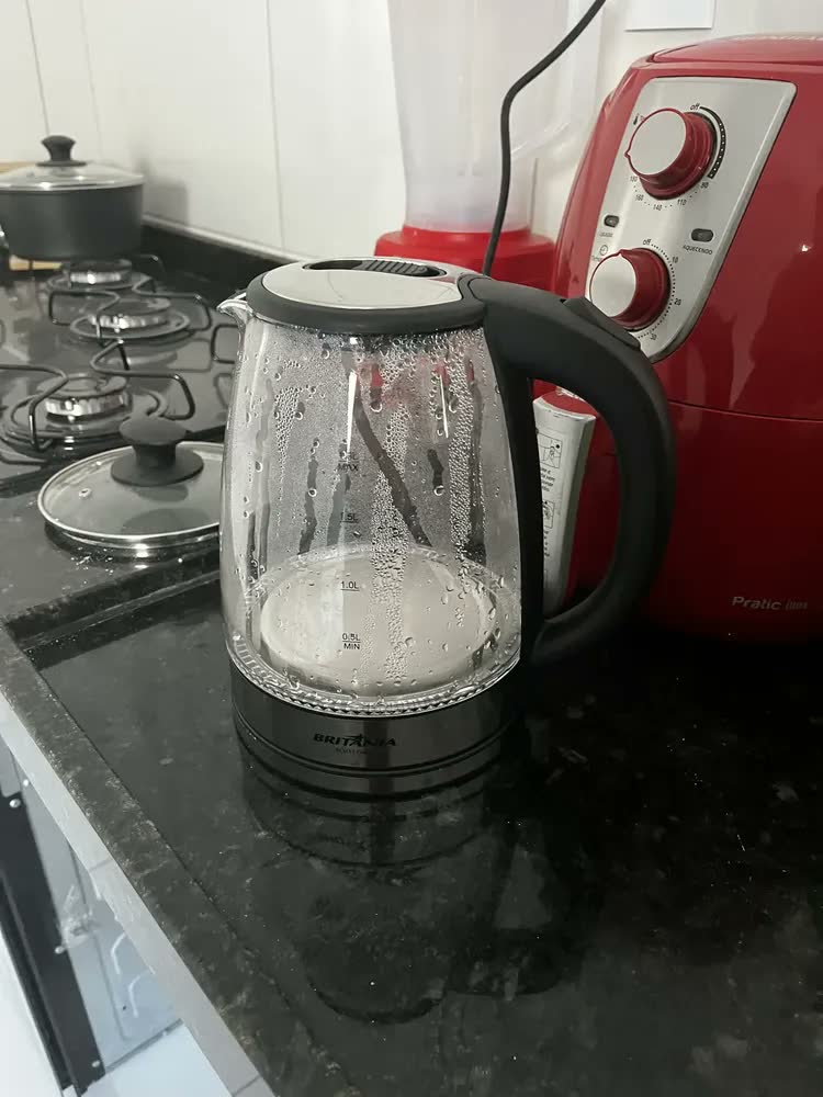 foto de Chaleira Elétrica Britânia 2,1l De Vidro Com Luz Led Bch21a Inox