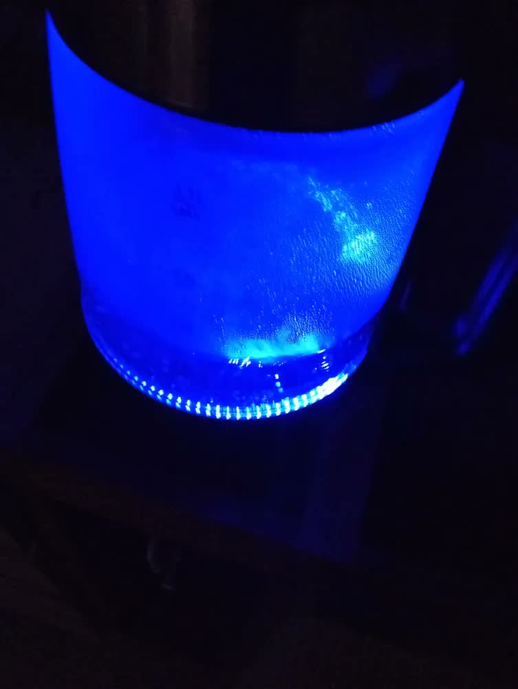 foto de Chaleira Elétrica Britânia 2,1l De Vidro Com Luz Led Bch21a Inox