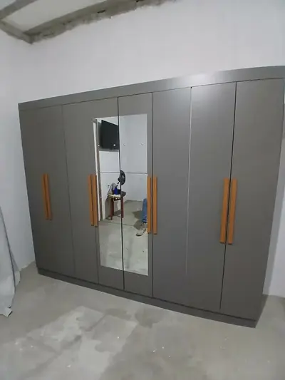 foto de Guarda-roupa Casal Odisseia 8 Portas 4 Gavetas Com Espelho O Cinza