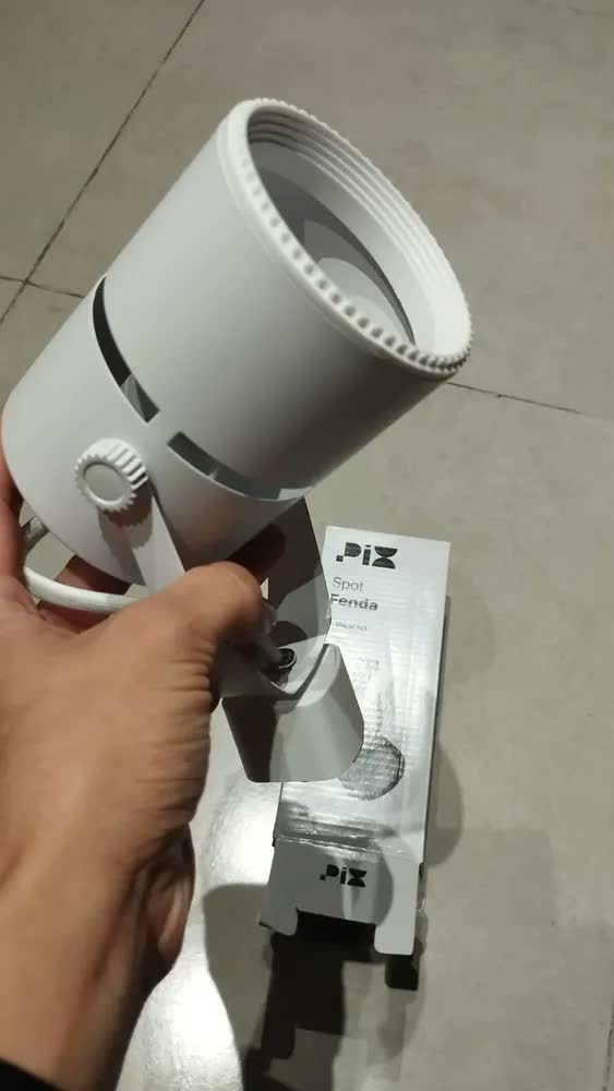 foto de Spot Fenda Par20 Preto Para Trilho Eletrificado Bivolt Soquete E27