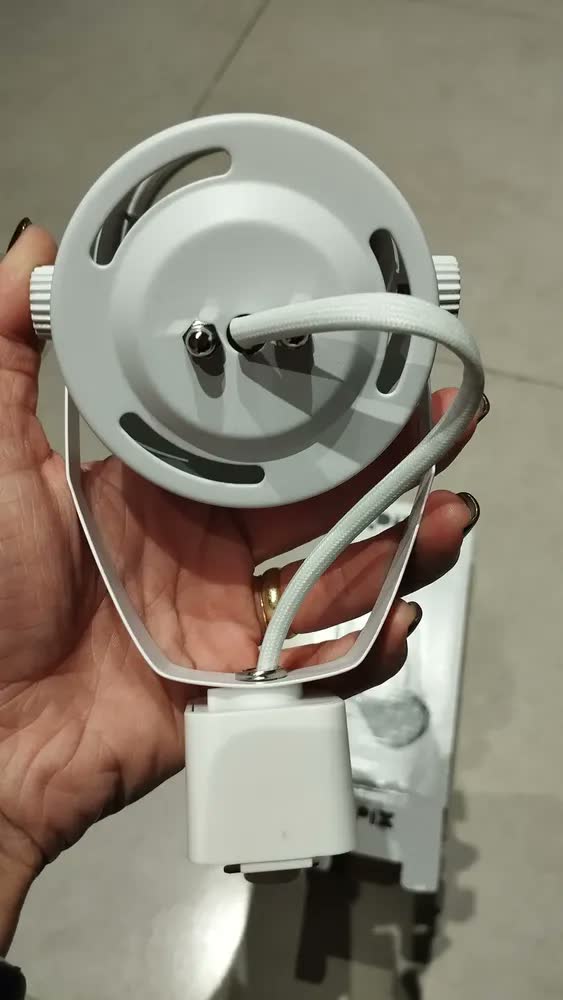 foto de Spot Fenda Par20 Preto Para Trilho Eletrificado Bivolt Soquete E27