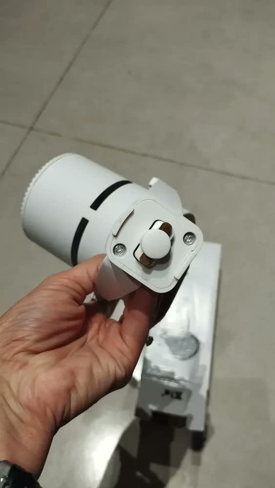 foto de Spot Fenda Par20 Preto Para Trilho Eletrificado Bivolt Soquete E27