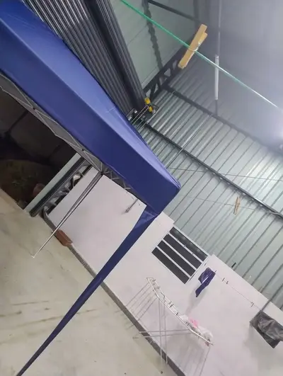 foto de Tenda Gazebo 3x3 Sanfonada Articulada Dobrável Impermeável Reforçada Montagem Rápida Praia Camping Feira Eventos Proteção Sol Chuva Bolsa Transporte