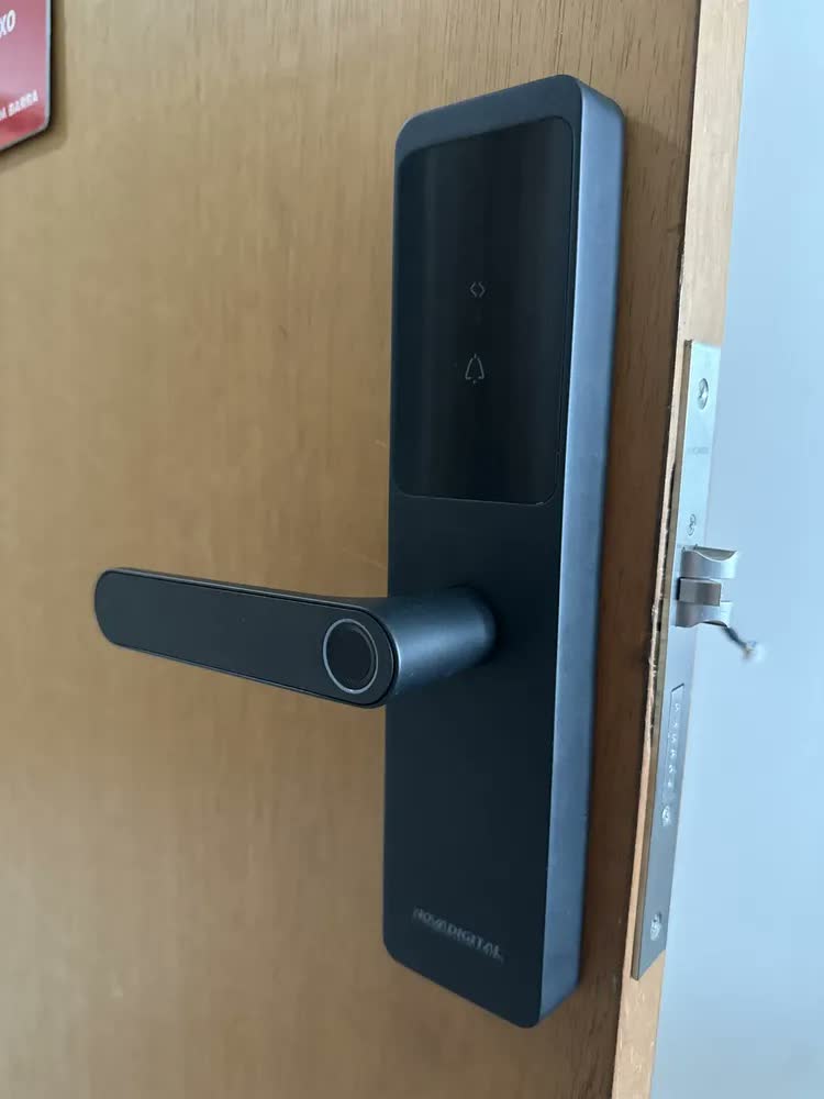 foto de Fechadura Digital Eletrônica Biométrica NovaDigital Fusion Embutir Wifi Tuya App Senha Cartão TAG Chave Inteligente Preta