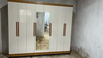 foto de Guarda-roupa Casal Odisseia 8 Portas 4 Gavetas Com Espelho P Preto
