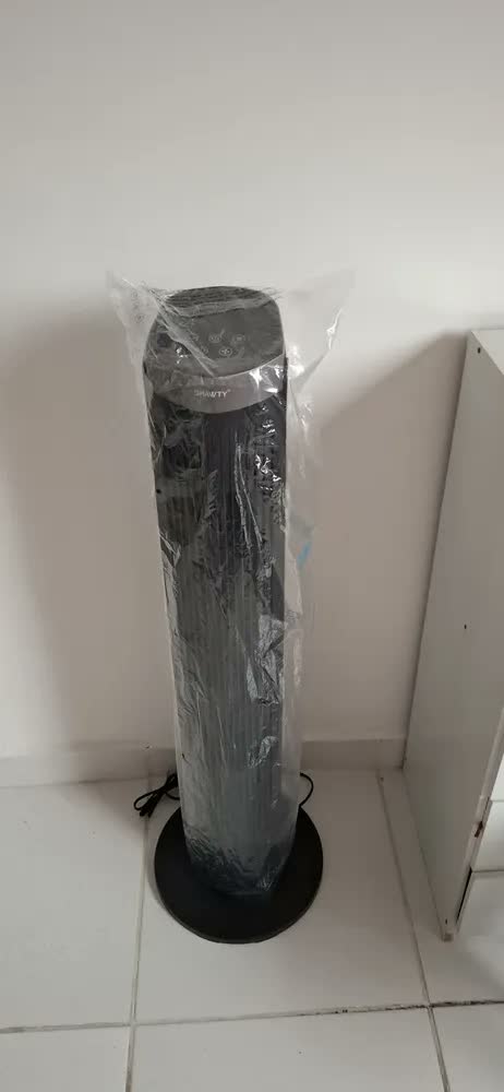 foto de Ventilador de Torre Shawty Silencioso Com Controle Remoto e Oscilação de 90°