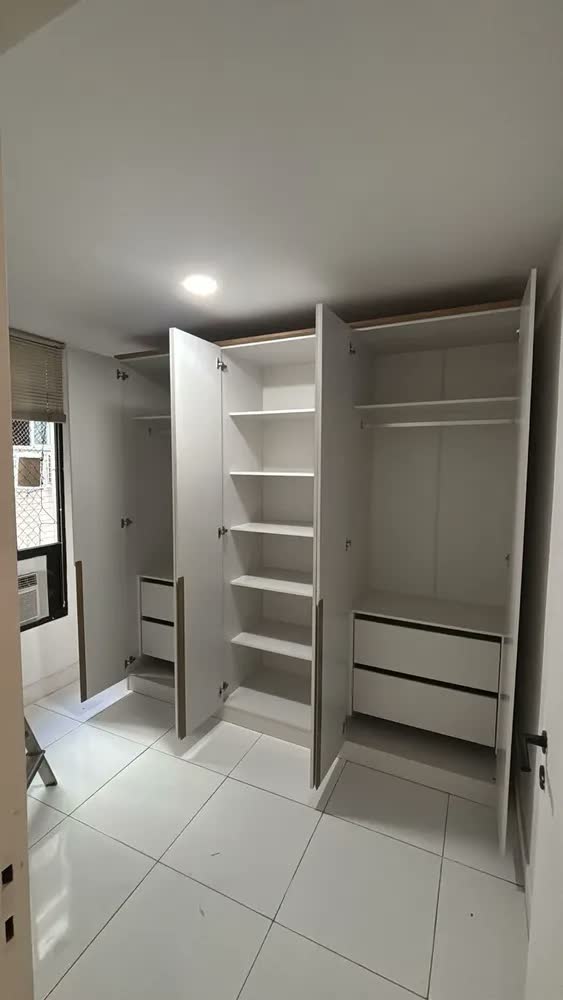 foto de Guarda Roupa 6 Portas 4 Gavetas Logan Branco/olmo Cg