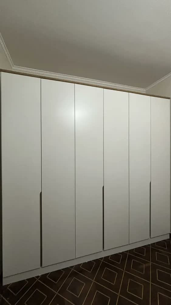 foto de Guarda Roupa 6 Portas 4 Gavetas Logan Branco/olmo Cg