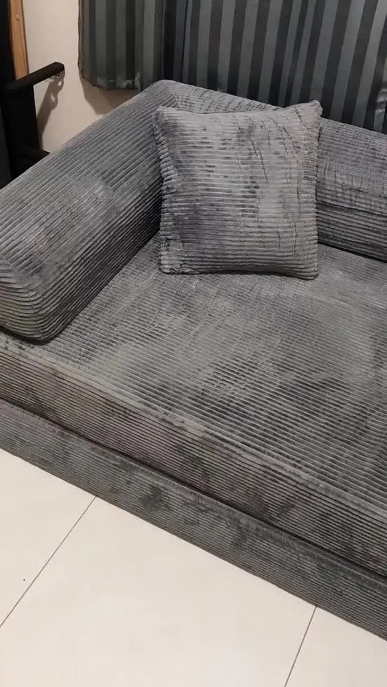 foto de Sofá Cama Modular de Veludo Cotelê Cinza p/ 3 Pessoas, Com Espuma de Alta Densidade e Capa Removível