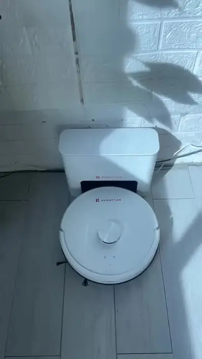 foto de Aspirador Robô Kuanttum X10 Com Base Autolimpeza para Pó e Mapeamento Laser