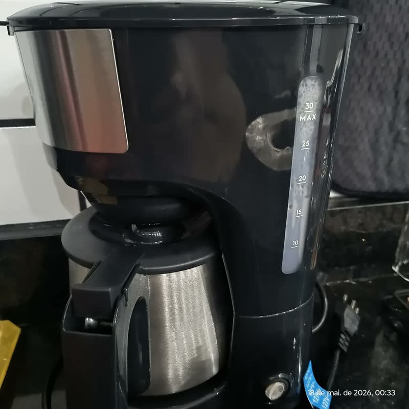 foto de Cafeteira Elétrica Electrolux C/ Jarra Inox 30 Xícaras Ecm22