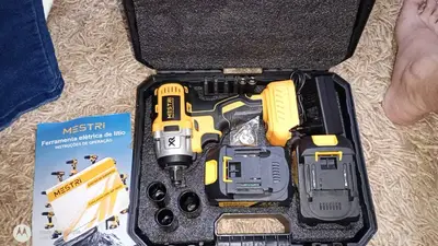 foto de Chave De Impacto a Bateria Profissional Recarregável 4ah Brushless Parafusadeira Furadeira Alta Potência Sem Escova 2 Baterias MESTRI