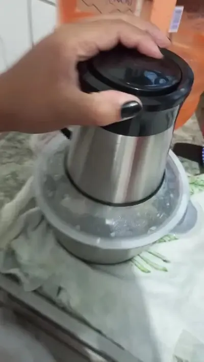 foto de Multiprocessador Triturador Moedor 2 Litros Inox 110v Elétrico De Alimentos Processador Picador De Cozinha Cozinheira Cortador De Aço Inoxidável Evolufix