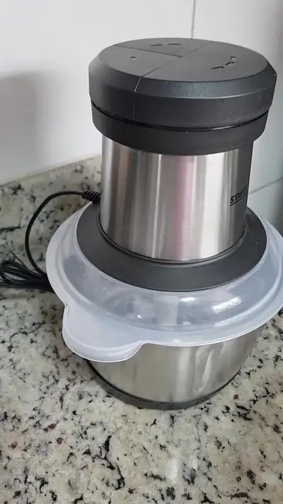 foto de Multiprocessador Triturador Moedor 2 Litros Inox 110v Elétrico De Alimentos Processador Picador De Cozinha Cozinheira Cortador De Aço Inoxidável Evolufix