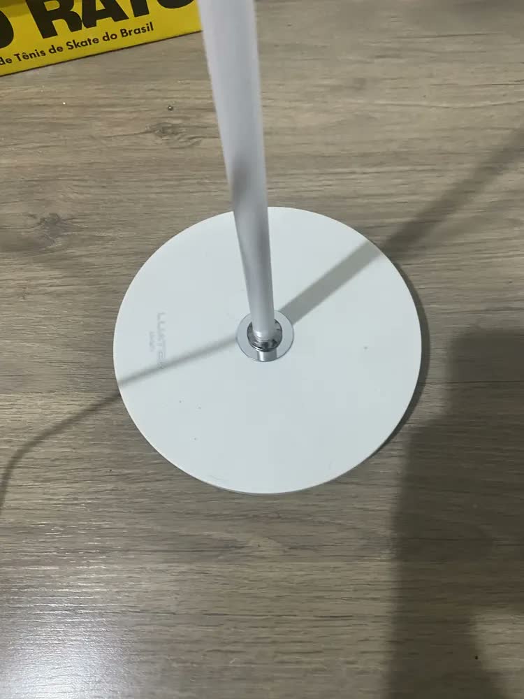foto de Luminária De Chão Abajur Articulada 1,6m Metal Pedestal Piso Coluna Branca Leitura Quarto Sala Cúpula Branco Flexivel 1,6m Bivolt Bravvi