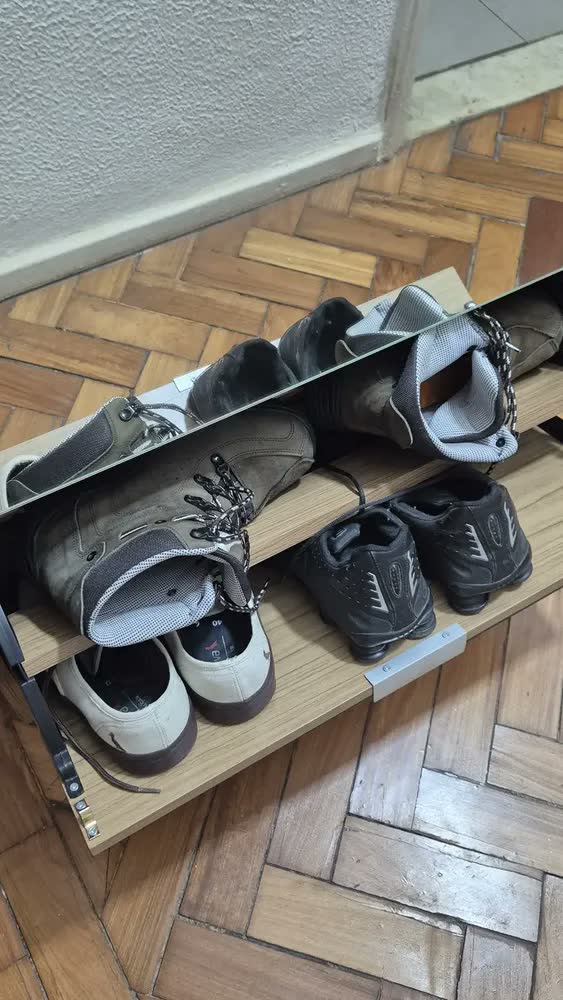 foto de Sapateira Organizadora Quarto Sala Com Espelho Pequim Cor Cinza-escuro