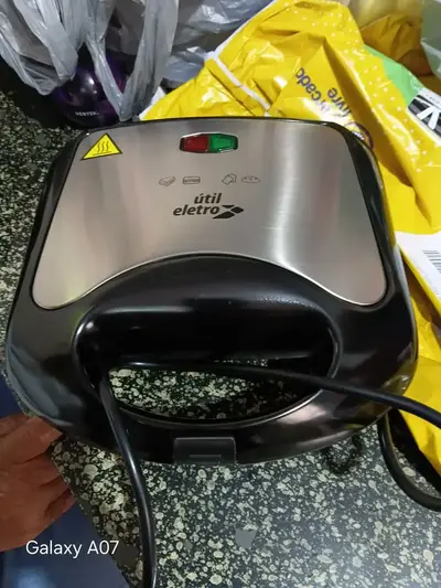 foto de Sanduicheira Elétrica Luxe Grill 2 Em 1 Antiaderente Multiuso Compacta 750w Inox 110v Ex Decor