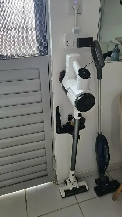 foto de Aspirador de po vertical portatil sem fio para casa carro branco