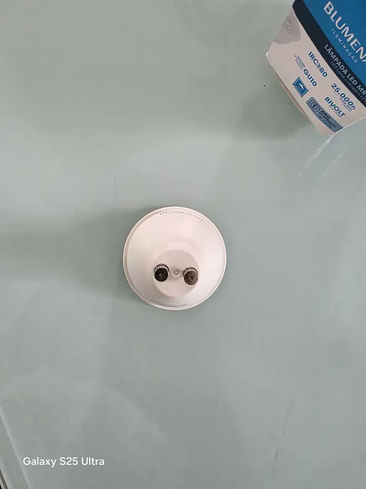 foto de Spot Embutido Quadrado Recuado Dicróica Mr16 Branco + Lâmpada 3000k Branco - Quente