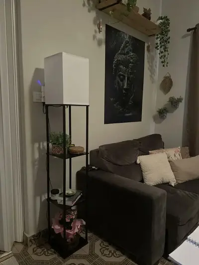 foto de Luminária De Chão Moderna 1,6m Abajur De Piso C/ Prateleira