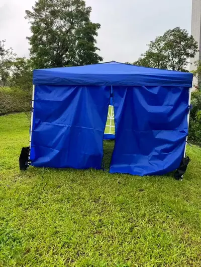 foto de Gazebo Sanfonado 3x3m+4 Tenda Dobrável Impermeável Com 4 Paredes Proteção Uv Para Camping Praia Jardim Churrasco Festa Evento Feiras Barraca Retrátil Estrutura Reforçada Ao Ar Livre Azul