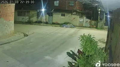 foto de Câmera de Segurança Lâmpada Wi-Fi IP 360 Graus Full HD 1080p E27 Monitoramento Residencial Interno Pelo Celular Aplicativo Sensor Movimento Visão Noturna Áudio Bidirecional Câmera Robô Vigilância