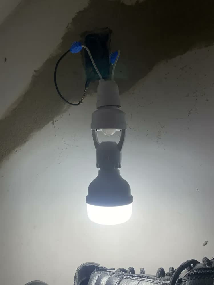 foto de Kit 2 Sensor De Presença Lâmpada Soquete E27 Iluminação Fotocélula Movimento Infravermelho Apaga Sozinho Detecta Movimentos Externo E Interno Bocal Automático Branco