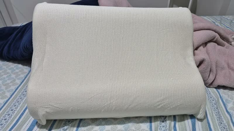 foto de Travesseiro Nasa Cervical Alto Conforto Anatômico Ortopédico Branco