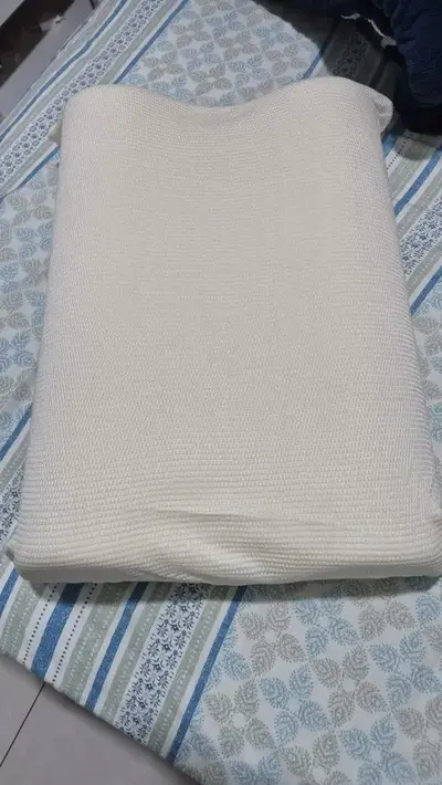 foto de Travesseiro Nasa Cervical Alto Conforto Anatômico Ortopédico Branco