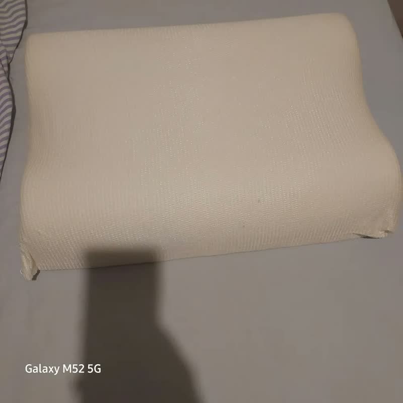 foto de Travesseiro Nasa Cervical Alto Conforto Anatômico Ortopédico Branco