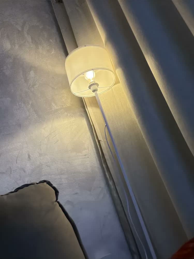 foto de Luminária Chão 1,7m Pedestal Coluna Abajur Led Spot Refletor Cúpula Preto Estrutura Preto