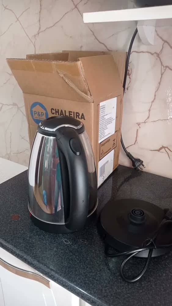 foto de Chaleira Jarra Elétrica 1,8l Litros Em Inox Desligamento Automático Aquecimento Rápido Segura Café Chá Fácil Abertura Tampa Alça Hold On Divinamente