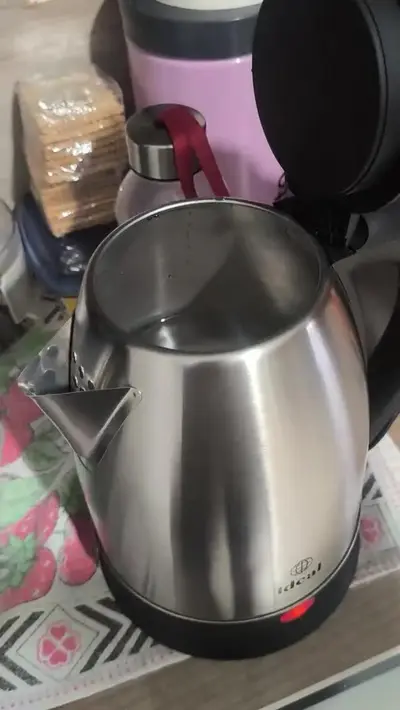 foto de Chaleira Elétrica Inox 1,8 Litros com Desligamento Automático e Base Giratória