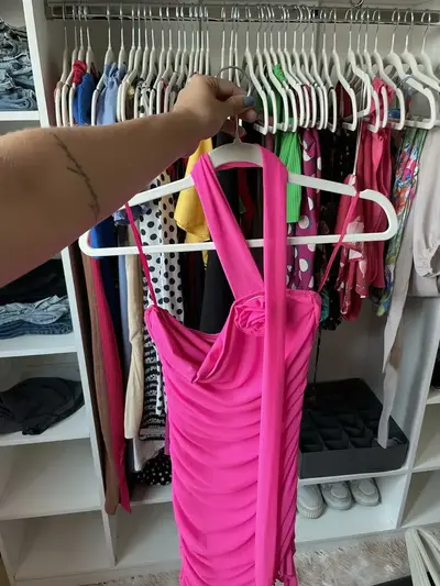 foto de Kit 50 Cabides Kparts Aveludado Preto E Cinza Bege